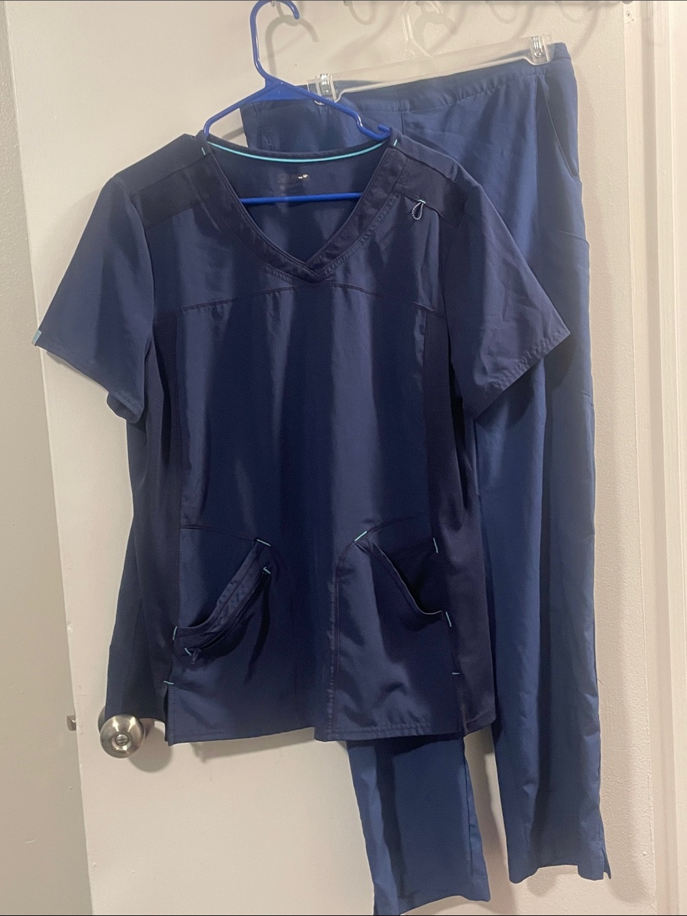 Wonder wink Navy Medical Scrub Set - Top and Pants both size large! Never worn!